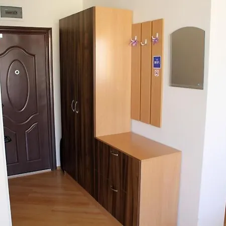 Apartcomplex Perla شقة فندقية ساني بيتش