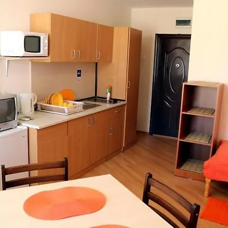 Apartcomplex Perla 2* ساني بيتش
