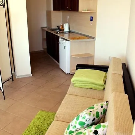 Apartcomplex Perla 2* ساني بيتش
