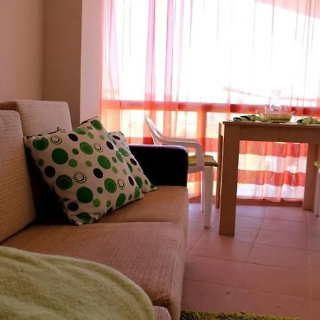 Apartcomplex Perla شقة فندقية ساني بيتش