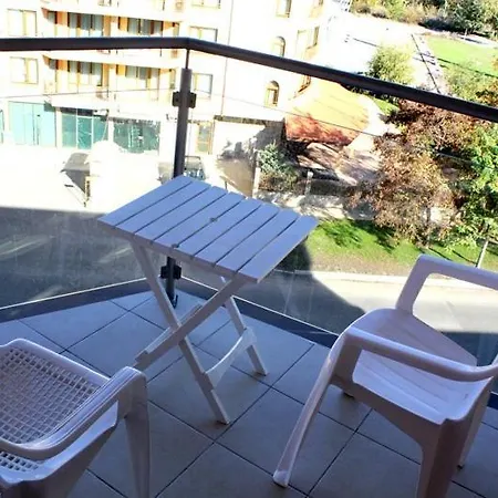 شقة فندقية Apartcomplex Perla 2*