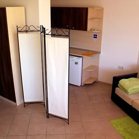 Apartcomplex Perla 2* ساني بيتش