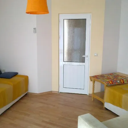 Apartcomplex Perla شقة فندقية 2*