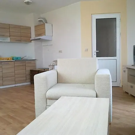 Apartcomplex Perla شقة فندقية 2*