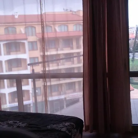 Apartcomplex Perla ساني بيتش